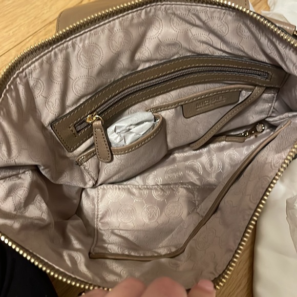 Michael kors hamilton slouchy satchel leather NWT - Picture 4 of 6